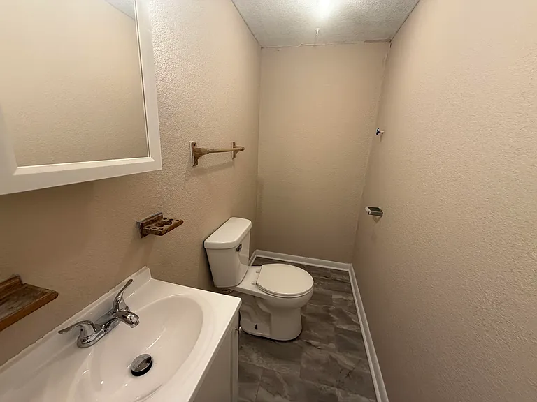 1505 Valleyview Ave — Photo 8