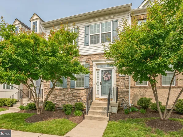 2102 Garden Grove Ln, Bowie, MD 20721