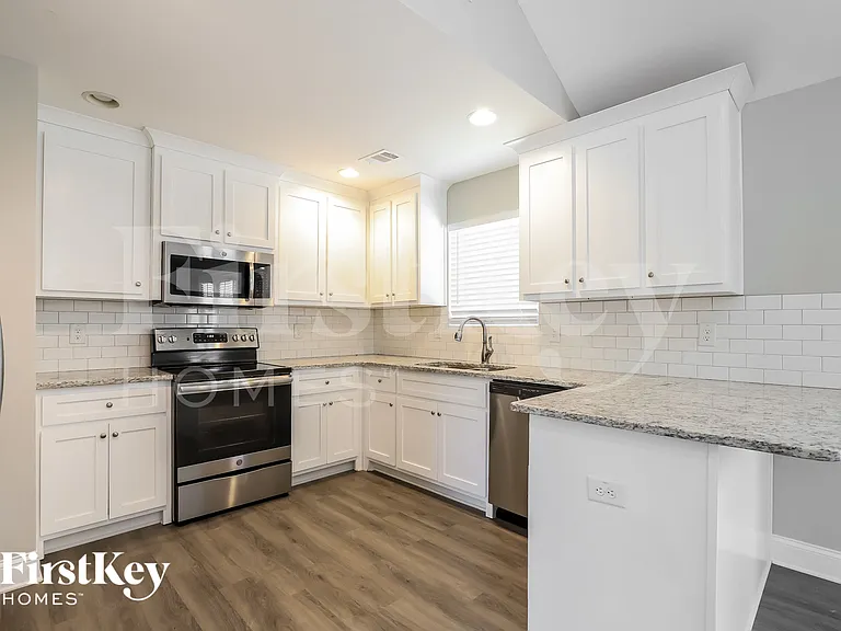 4104 Belvedere Cir — Photo 5
