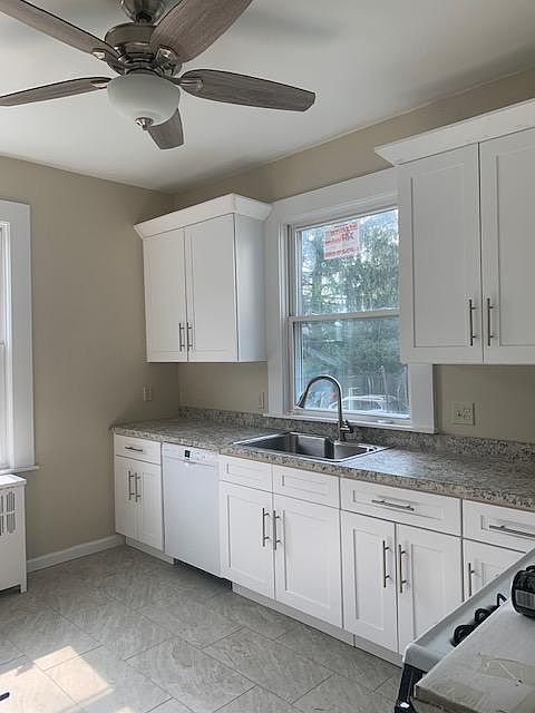1st image of 22 Wakefield Pl #1