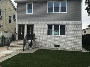 19219 116th Rd, Saint Albans, NY 11412