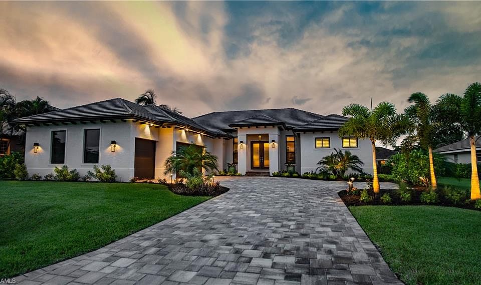 1st image of 1009 N Waterway Dr