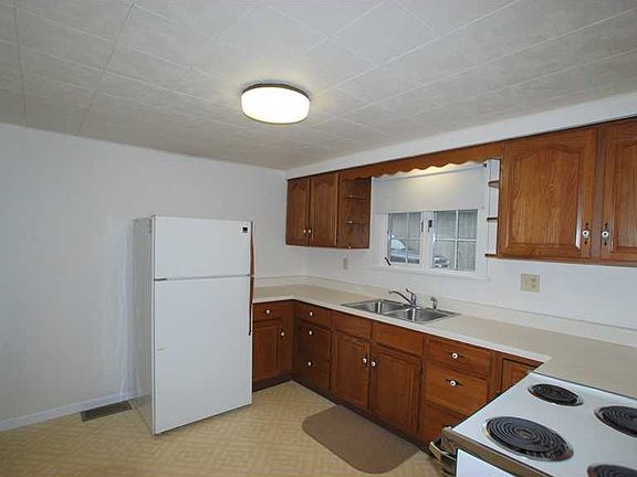 2nd image of 1607 Clifford Dr