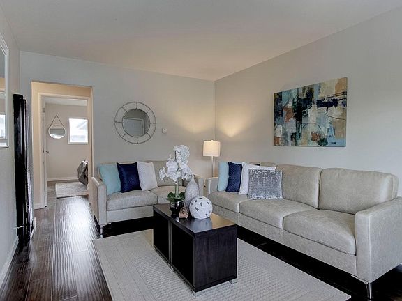 2nd image of 832 Jeanne Ave APT 1