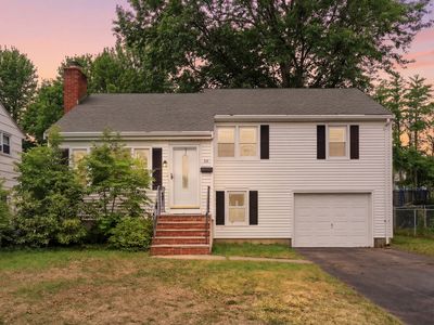 22 Crocker Avenue, West Hartford, CT, 06110