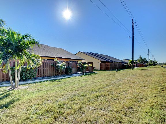 2nd image of 251 Springdale Cir #251
