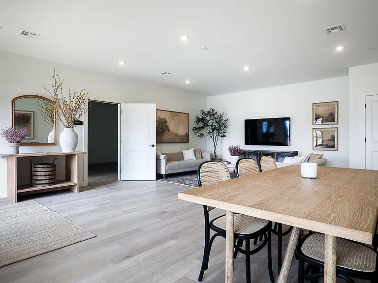 Fallbrook Flats — Photo 6