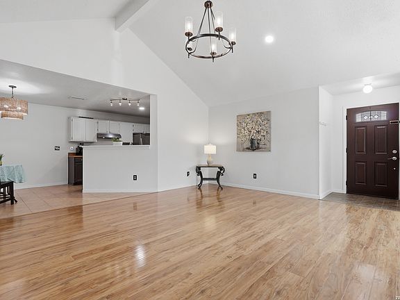 3rd image of 11339 Yuba Trail