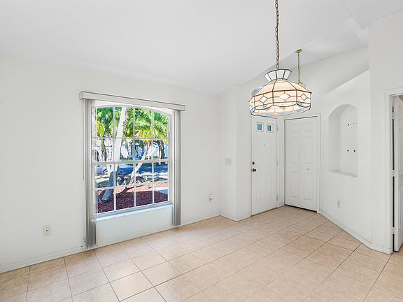 4th image of 8238 Maidencane Place