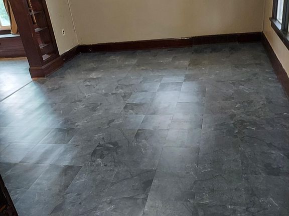 2nd image of 3431 W 91st St