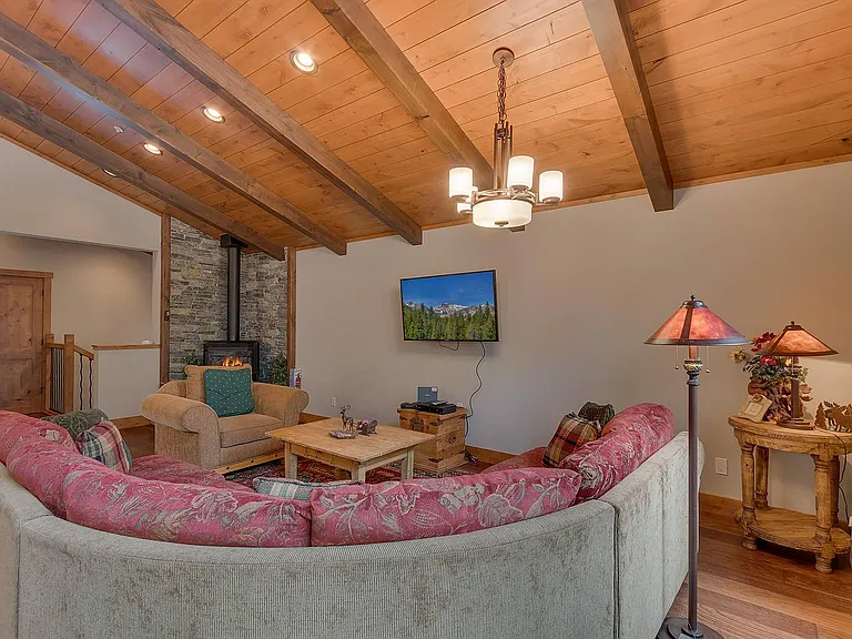 149 Skyland Way — Photo 4