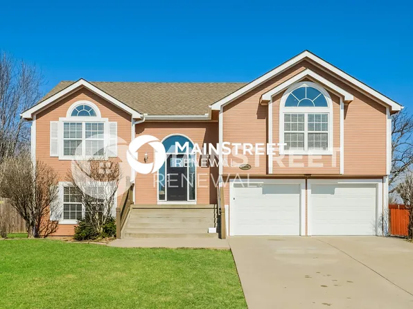 2304 Sumter Ct, Leavenworth, KS 66048