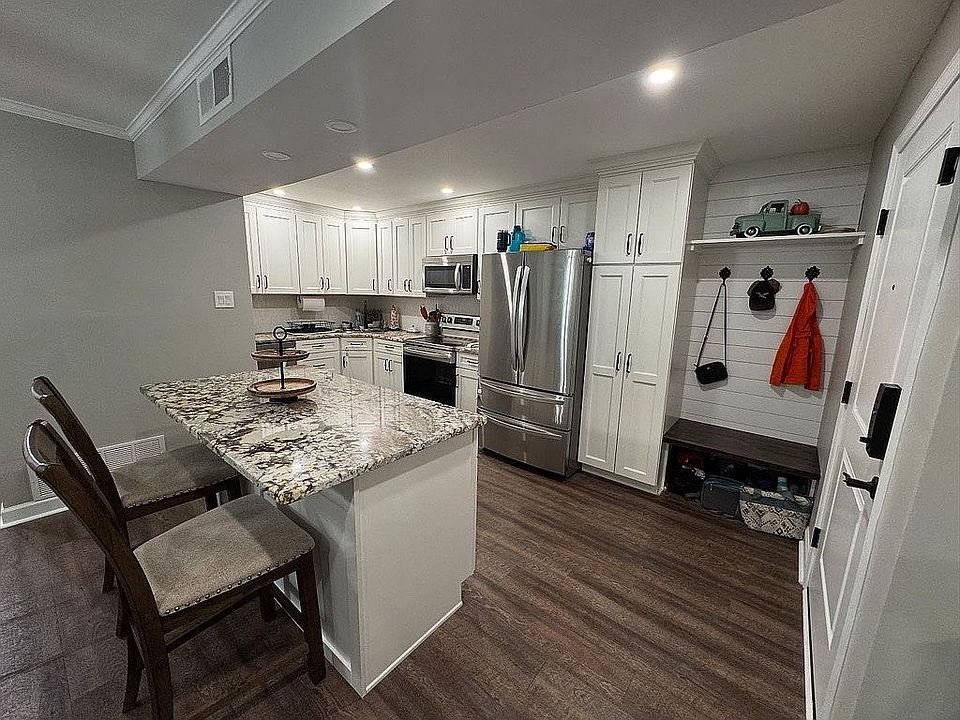 1st image of 760B Putnam Blvd #31B