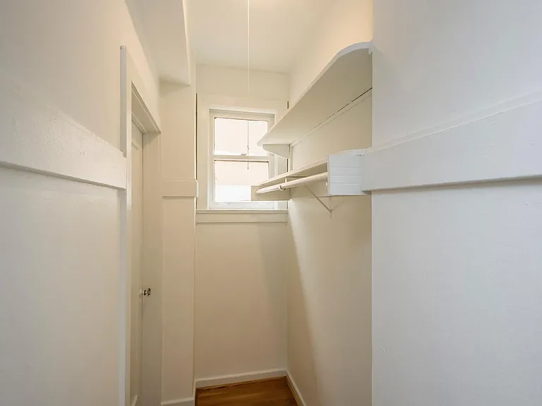701 Pine St — Photo 8
