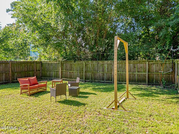3rd image of 8454 KONA Avenue