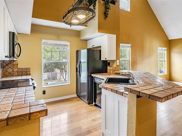 9156 Lake Chase Island Way #9156 — Photo 23