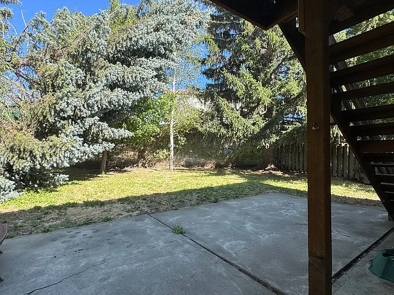 1204 N B St — Photo 7
