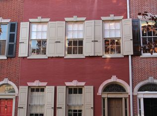 275 S 4th St #2R, Philadelphia, PA 19106