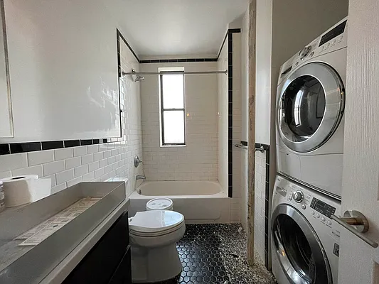 Rented by Hillel Realty Group | media 7