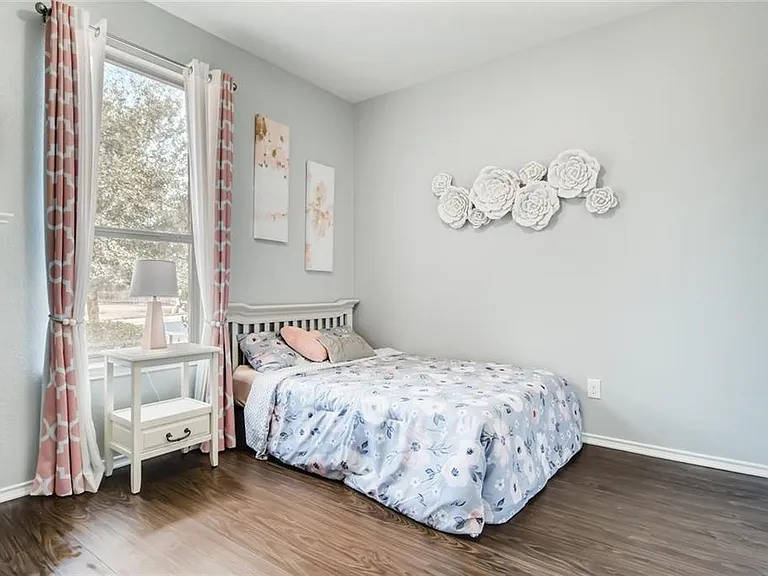 2240 McCombs St — Photo 22