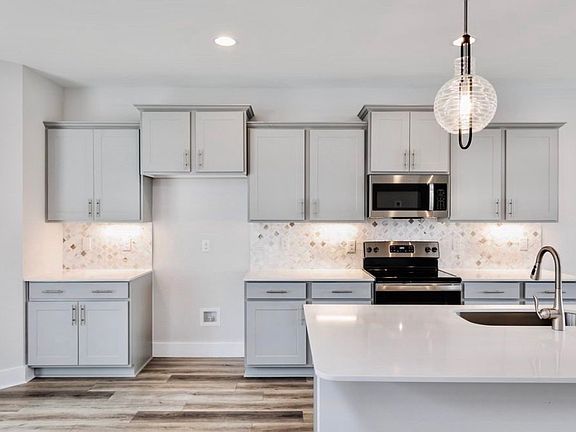 4th image of 8537 Marvino Ln