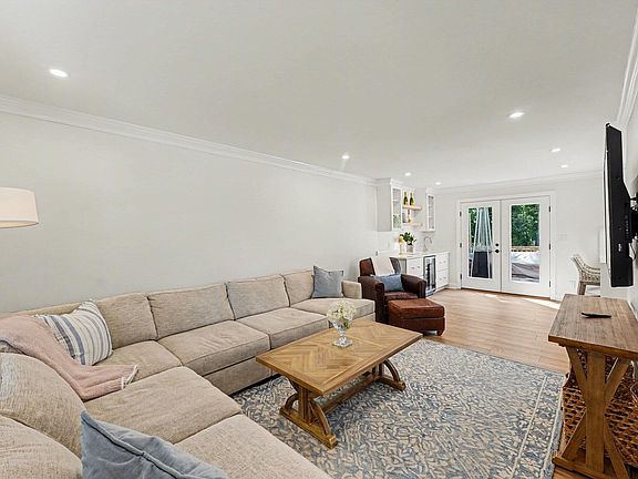 4th image of 5605 Knollwood Rd