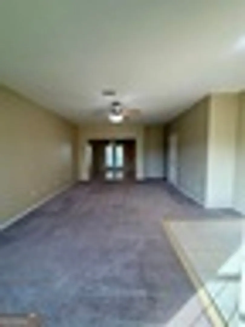 200 Royal Palms Ave — Photo 4