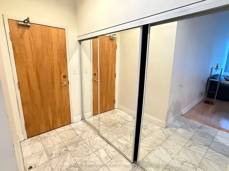 8 Wellesley St E #705 — Photo 2