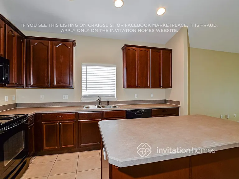 7957 Rex Hill Trl — Photo 9