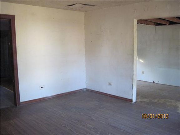 3rd image of 10022 Cedar Hill Dr