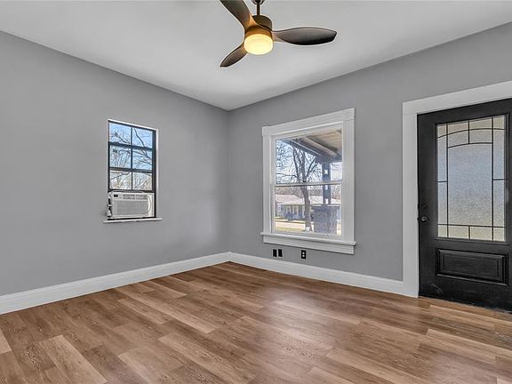 2nd image of 912 E Vilas Ave