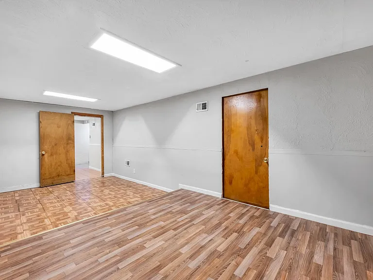 1209 Congress Ave — Photo 34