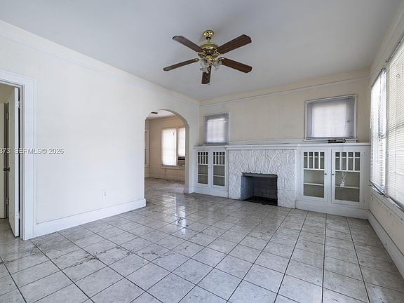 4th image of 311 SW 10th Ave