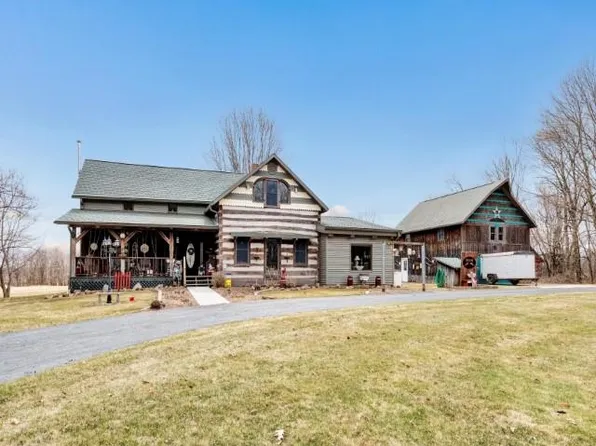 W8417 Broadway Rd, Shawano, WI 54166