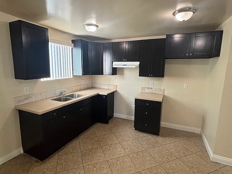 9031 S Avalon Blvd — Photo 5