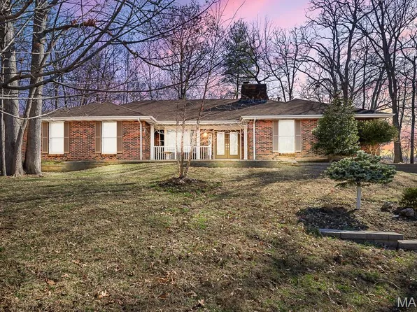 1127 Forest Spring Dr, Saint Charles, MO 63303
