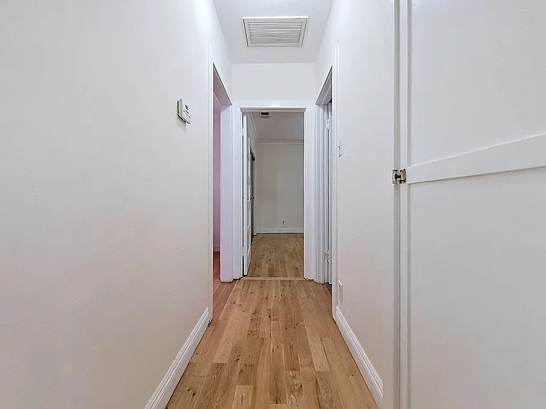3819 S Van Ness Ave — Photo 9