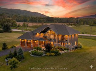 11 Windrose Valley Blvd, Clearview, ON L9Y0K2