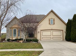 14718 Norwood St, Leawood, KS 66224
