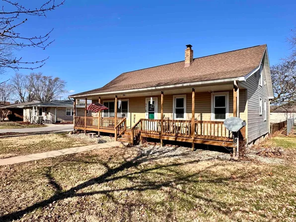 901 S Market St, Winamac, IN 46996