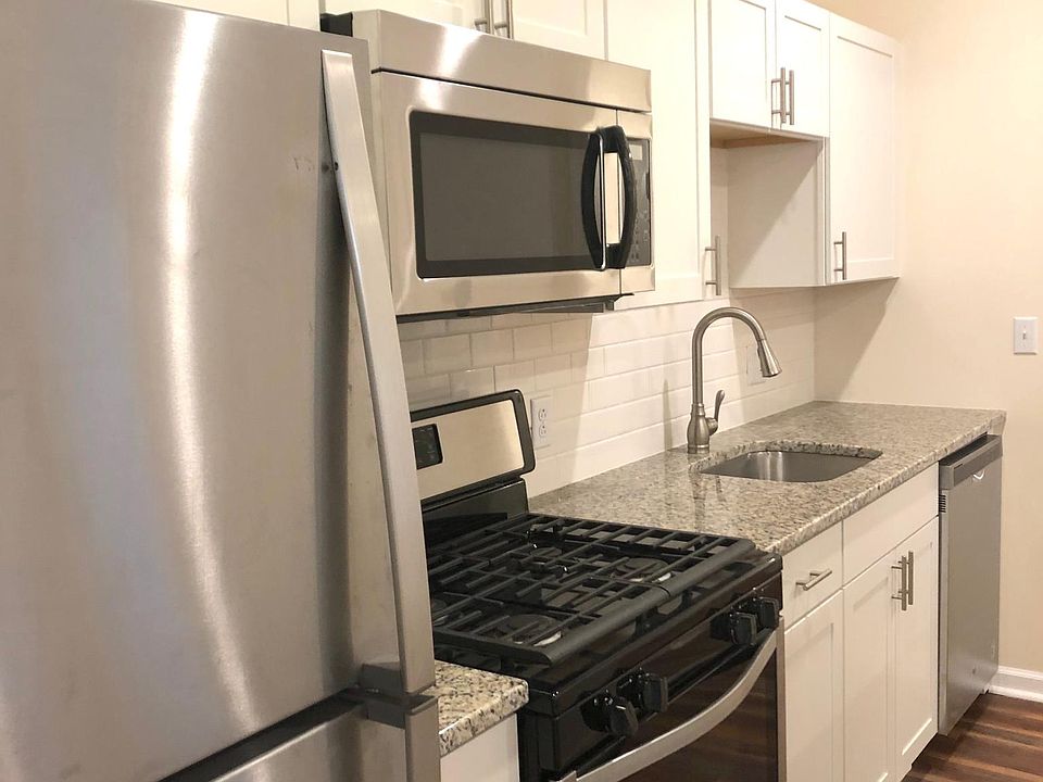 1st image of 300 Gertrude St #1