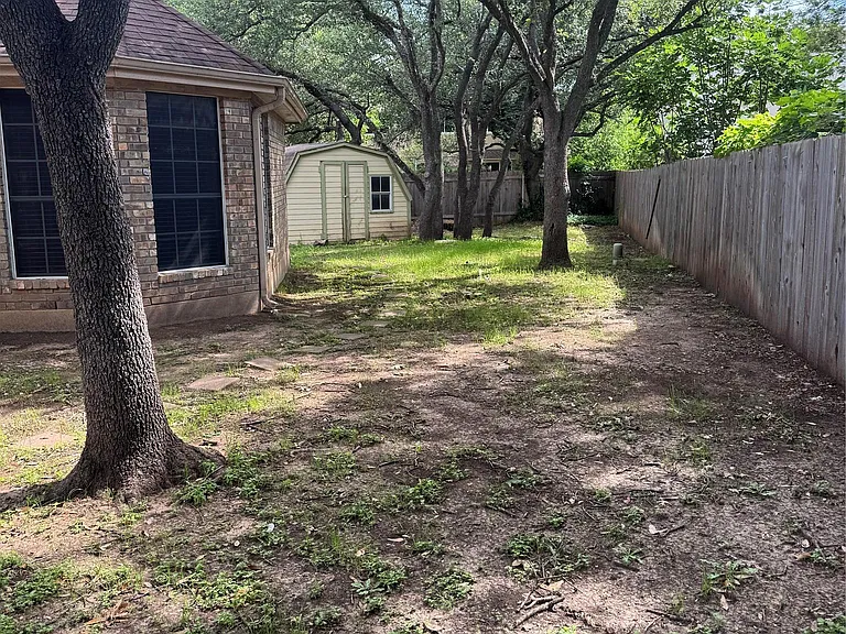 8001 Tallyho Trl — Photo 19