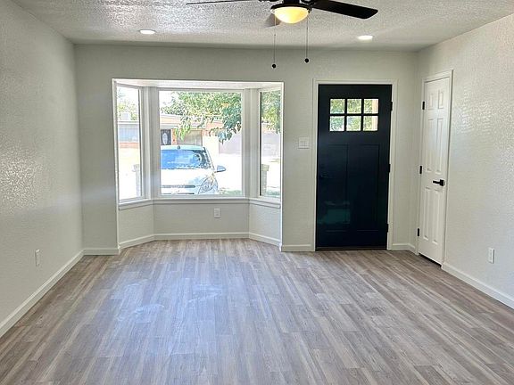 3rd image of 20 Deborah Dr