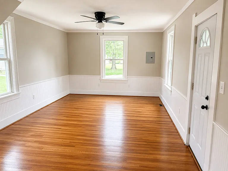 1496 Morris St — Photo 3