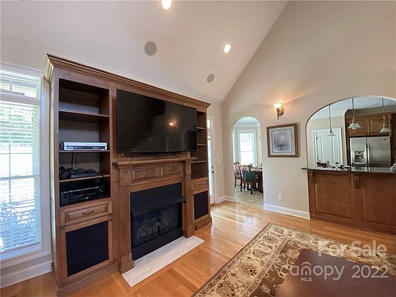 4th image of 5387 Antler Creek Dr