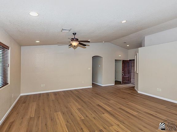 3rd image of 11592 E 27th St
