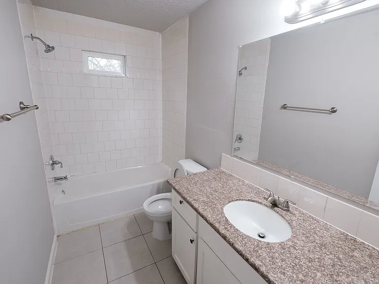 6519 Sloan St #8 — Photo 9