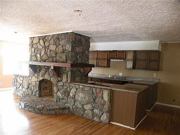 3rd image of 29 Overbrook Dr SE