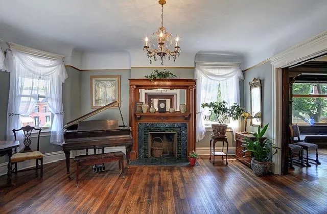 150 Stratford Ave #1 — Photo 5