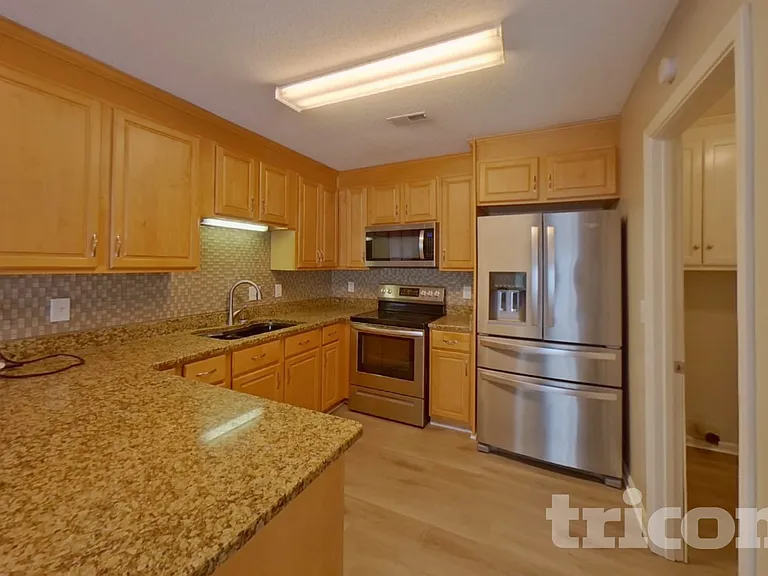 113 Cobblestone Ct — Photo 6